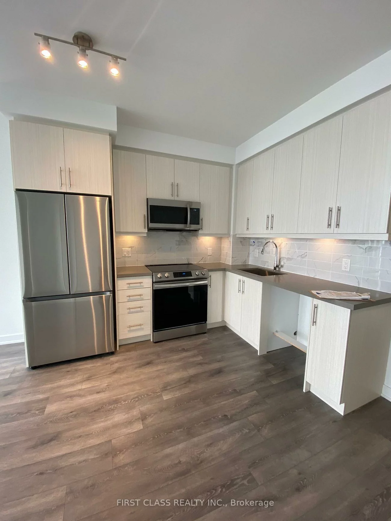 105, Oneida, Langstaff, Richmond Hill