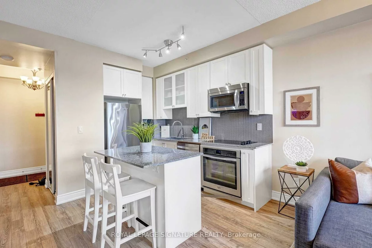 9088, Yonge, South Richvale, Richmond Hill