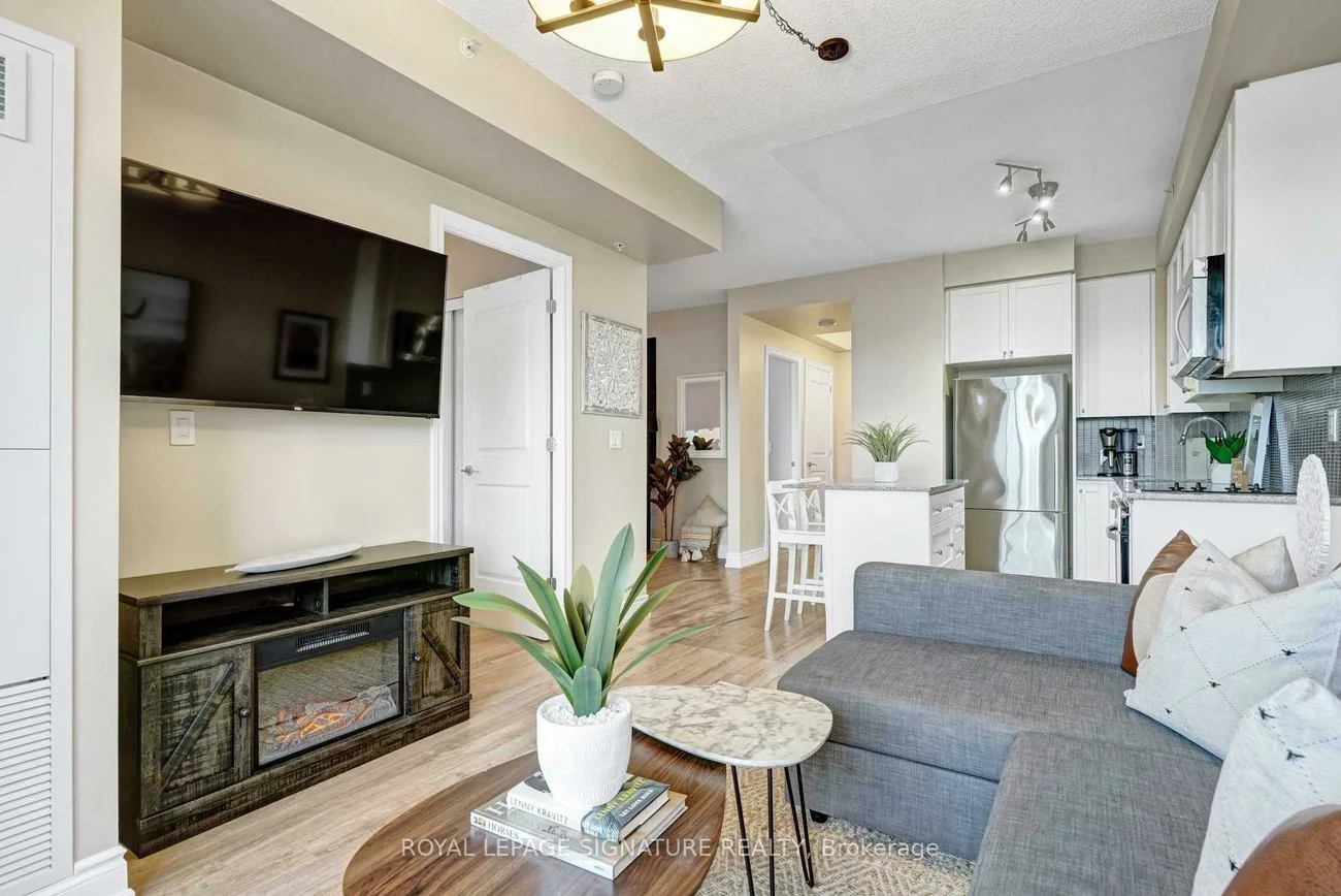 9088, Yonge, South Richvale, Richmond Hill