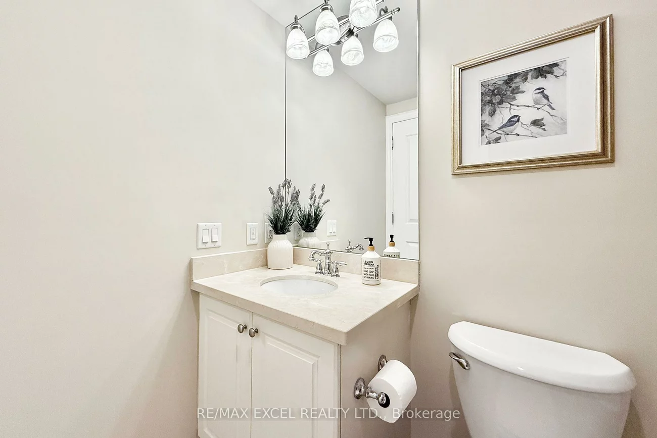 10101, Yonge, Crosby, Richmond Hill