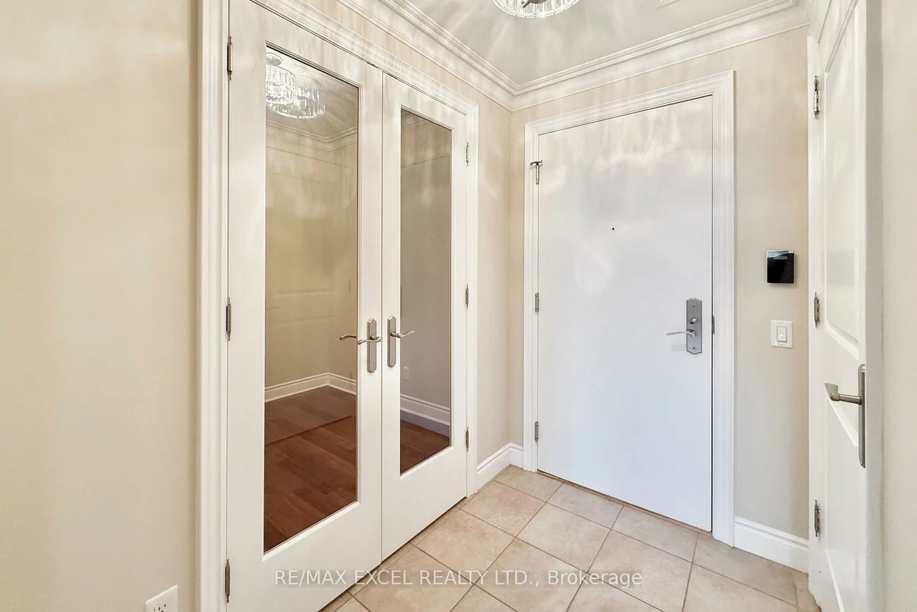10101, Yonge, Crosby, Richmond Hill
