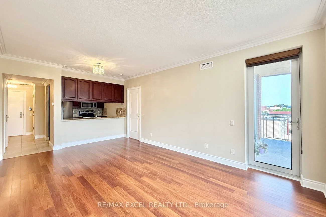 10101, Yonge, Crosby, Richmond Hill