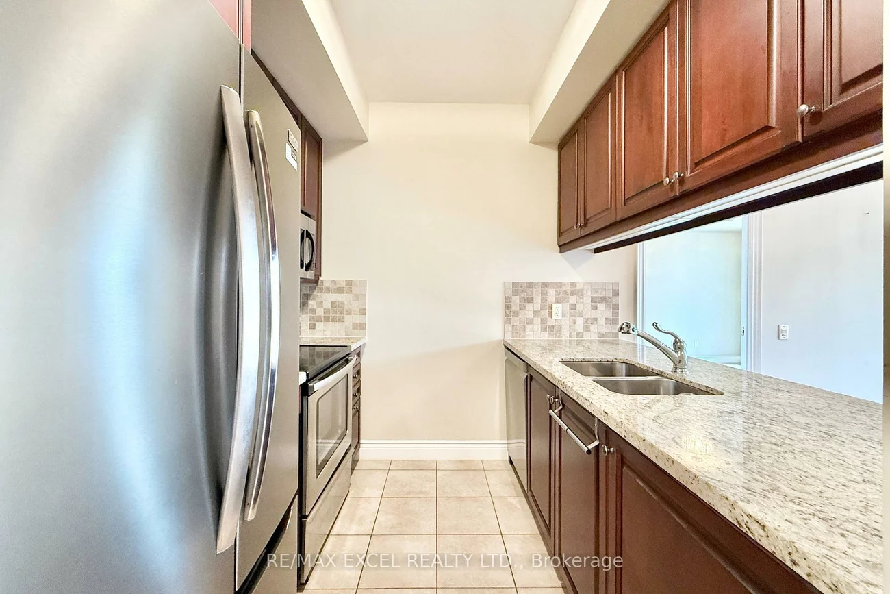 10101, Yonge, Crosby, Richmond Hill