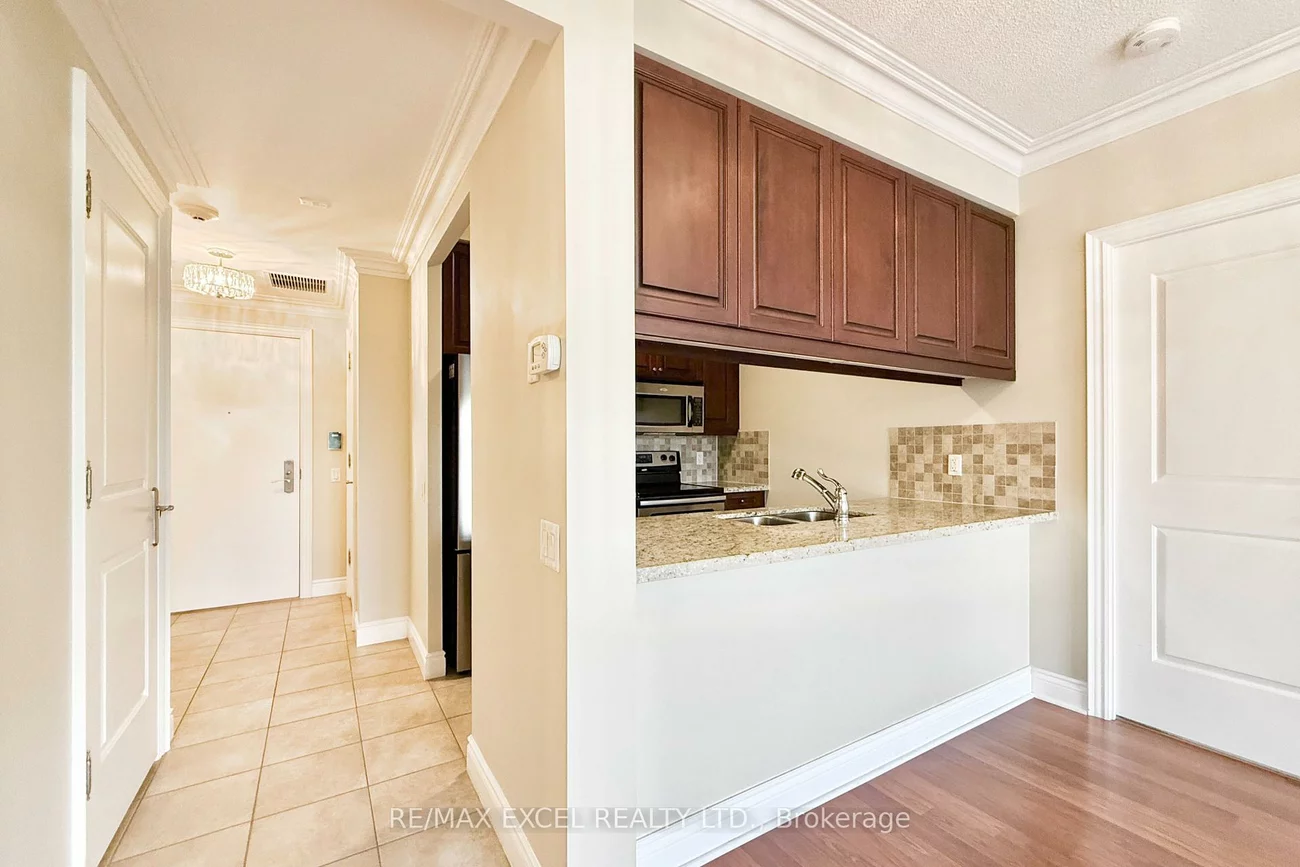 10101, Yonge, Crosby, Richmond Hill