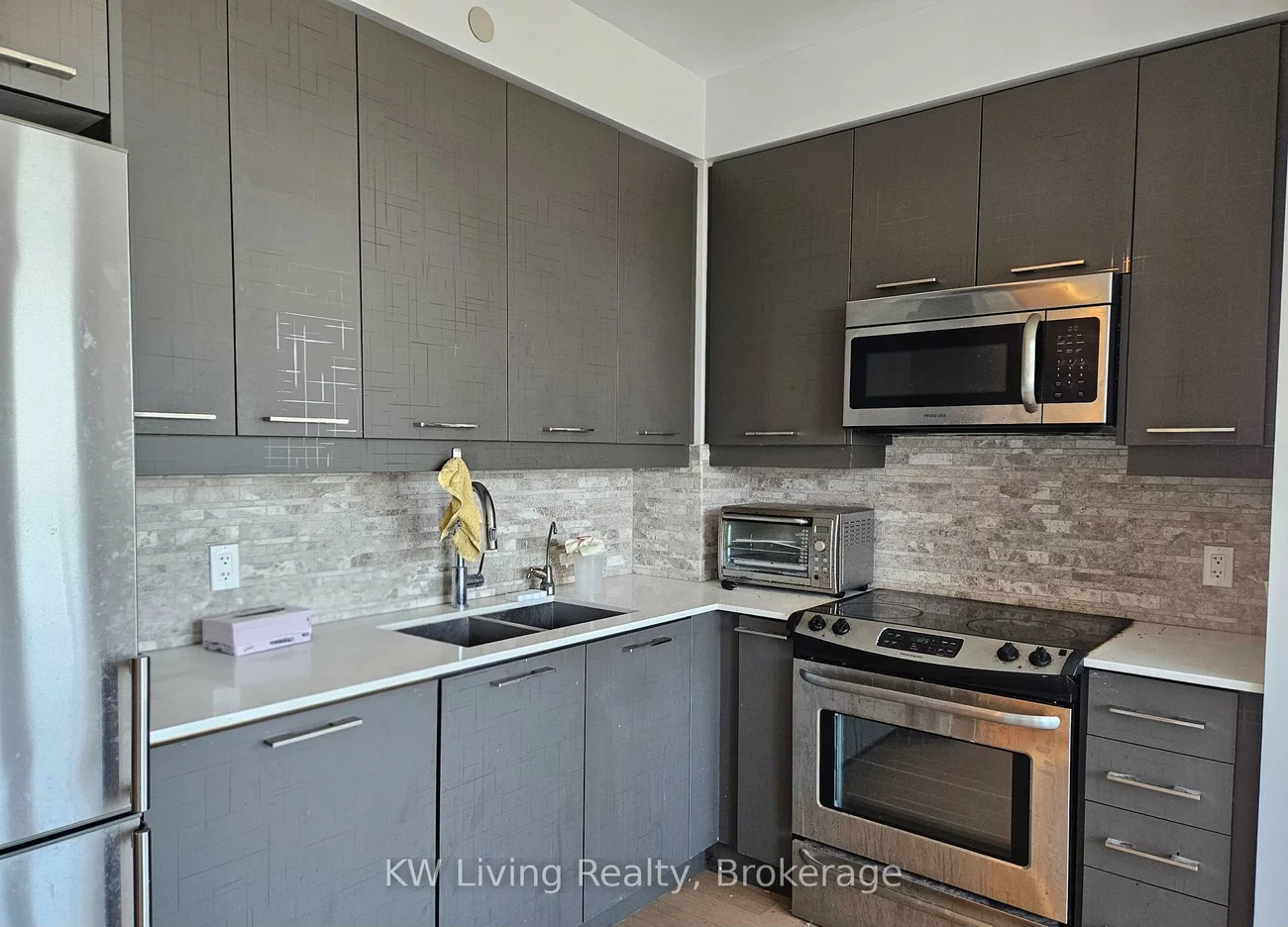 9471, Yonge, Observatory, Richmond Hill