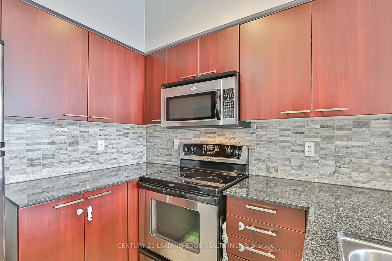 350, Red Maple, Langstaff, Richmond Hill