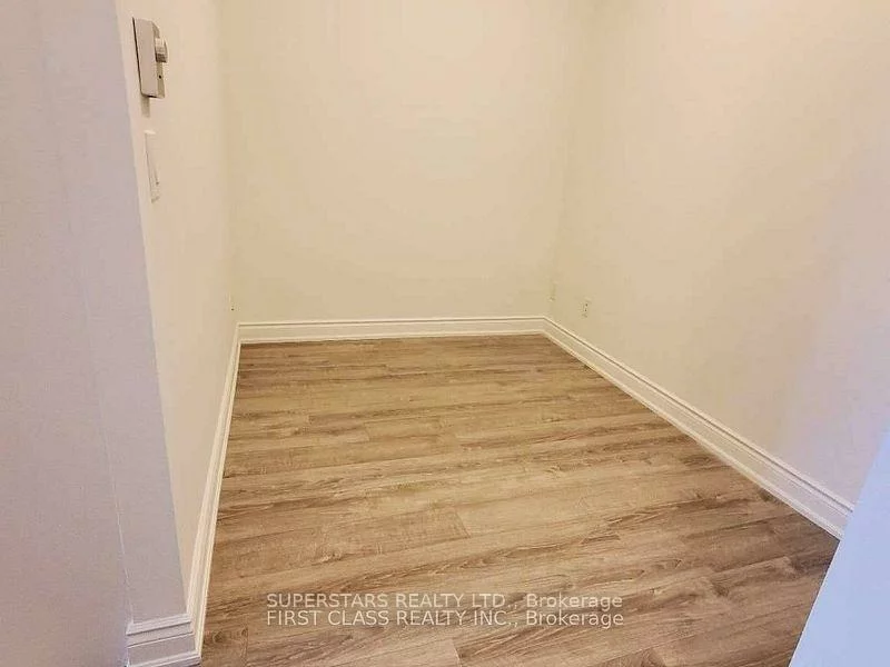 9618, yonge, North Richvale, Richmond Hill