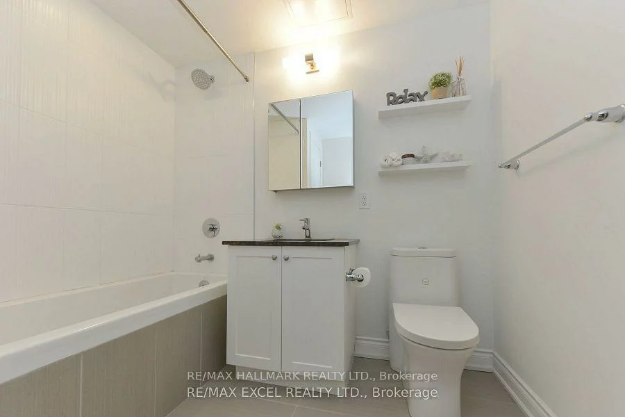 9618, Yonge, North Richvale, Richmond Hill