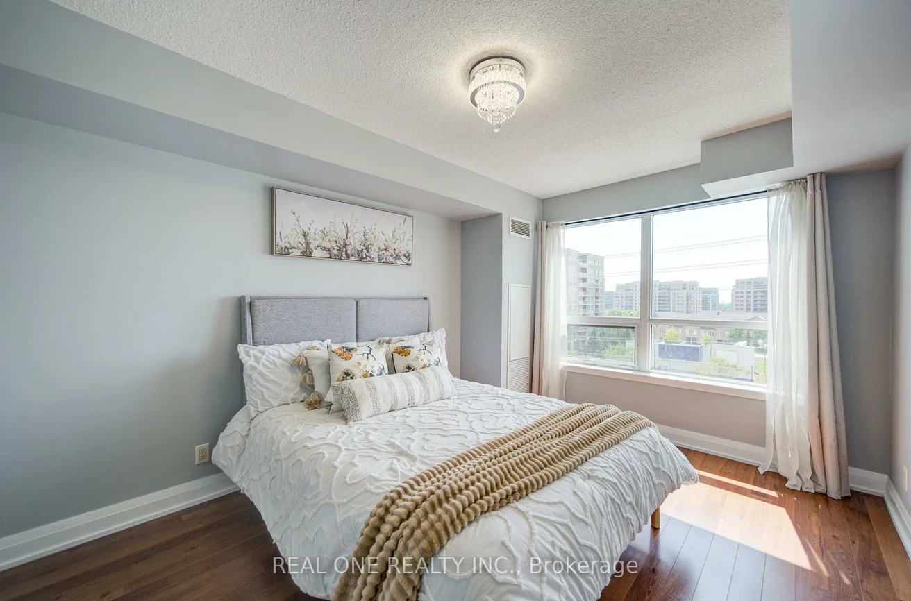 372, Highway 7 E, Doncrest, Richmond Hill