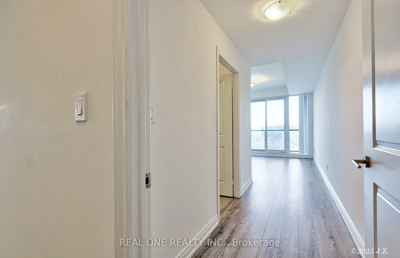9608, Yonge, North Richvale, Richmond Hill