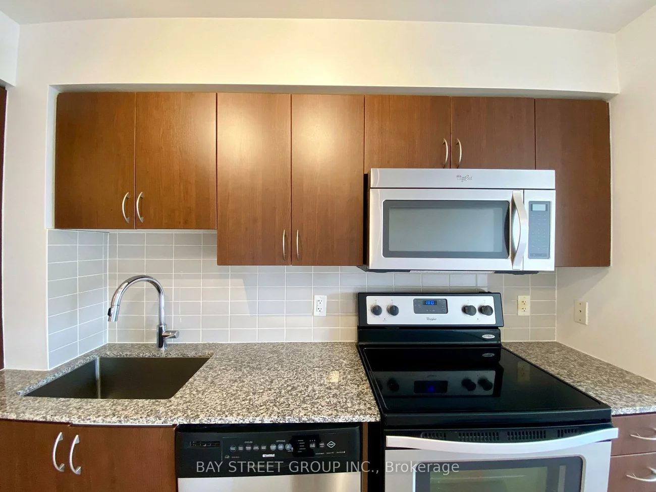 370, Highway 7 E, Doncrest, Richmond Hill
