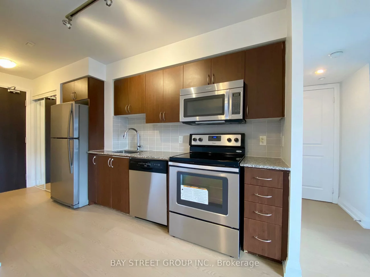 370, Highway 7 E, Doncrest, Richmond Hill