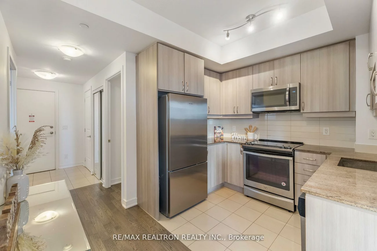 9205, Yonge, Langstaff, Richmond Hill