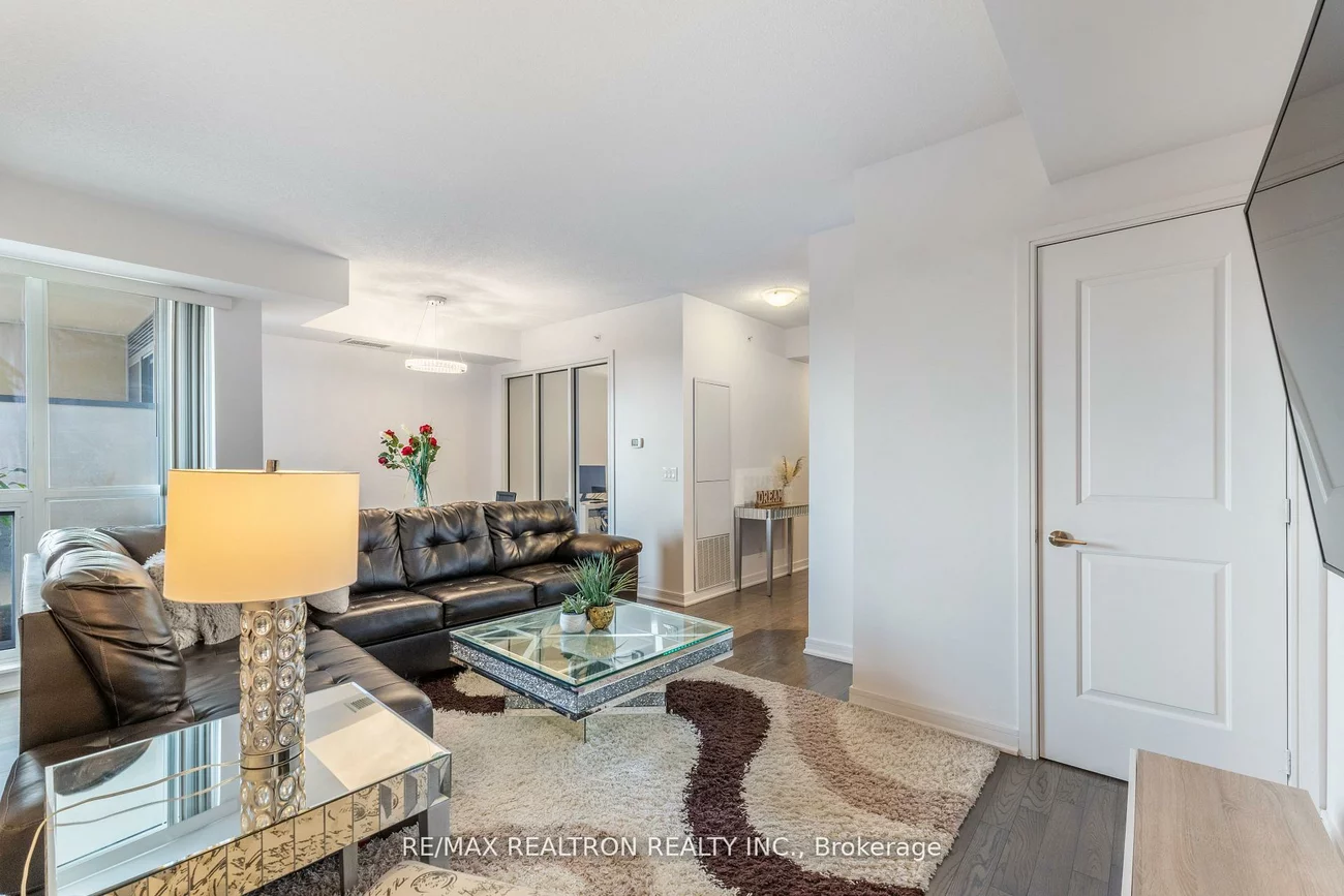 9205, Yonge, Langstaff, Richmond Hill