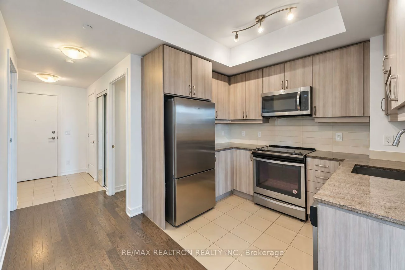 9205, Yonge, Langstaff, Richmond Hill