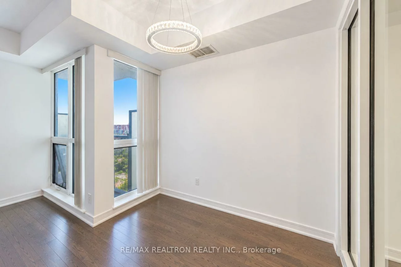 9205, Yonge, Langstaff, Richmond Hill