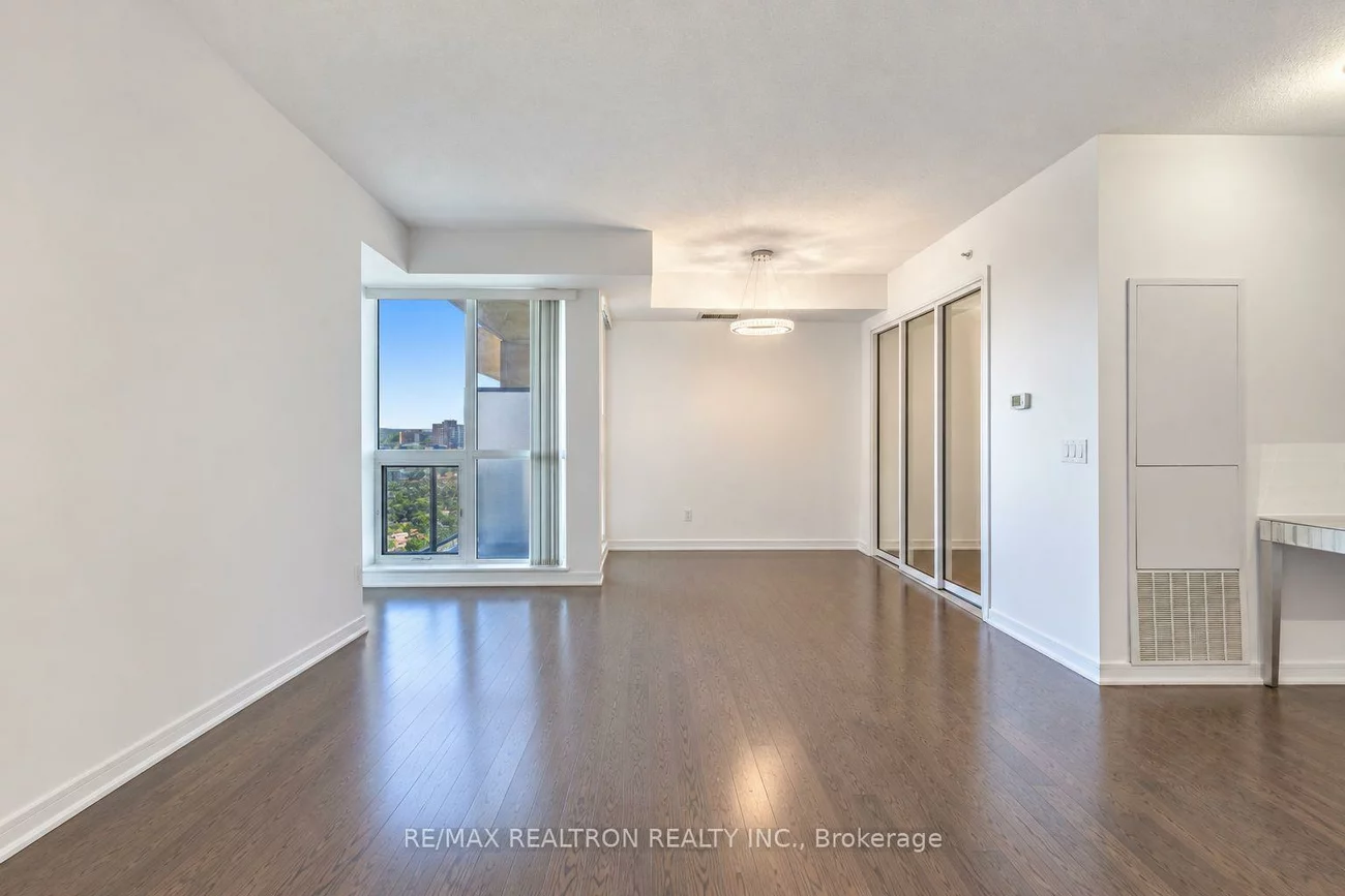 9205, Yonge, Langstaff, Richmond Hill