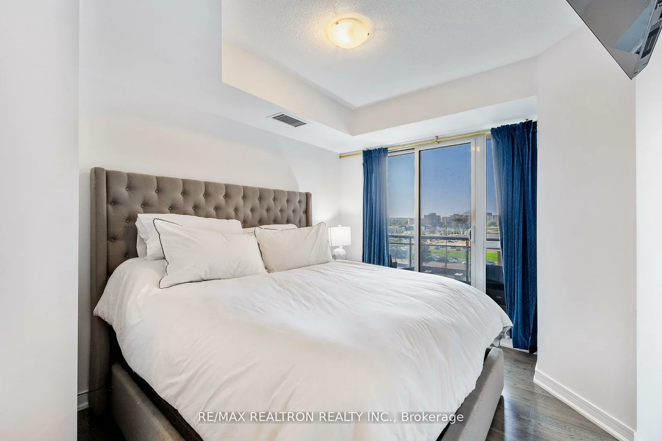 9205, Yonge, Langstaff, Richmond Hill