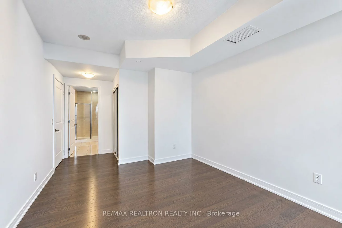 9205, Yonge, Langstaff, Richmond Hill