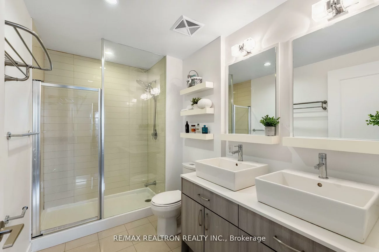 9205, Yonge, Langstaff, Richmond Hill