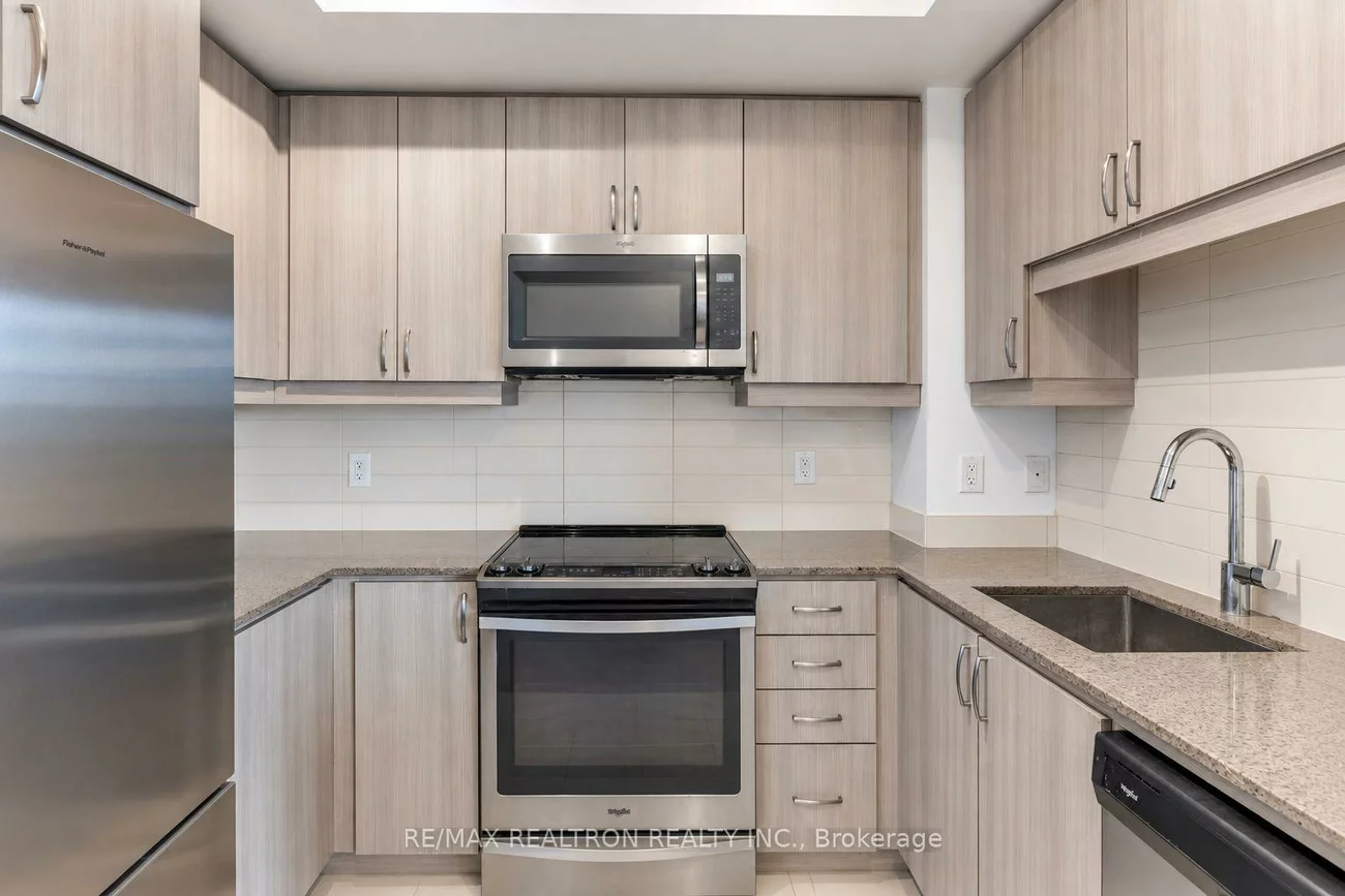 9205, Yonge, Langstaff, Richmond Hill