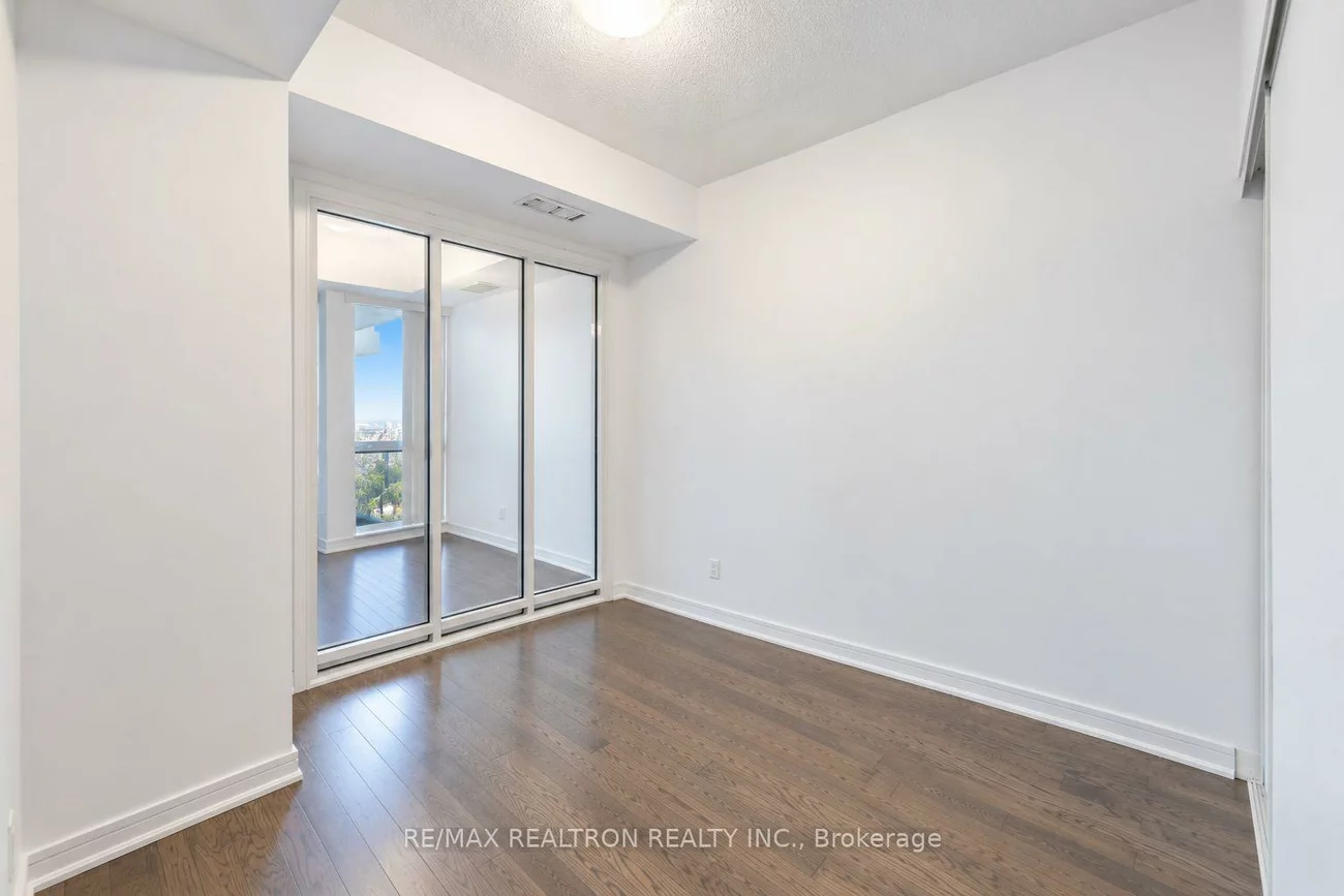 9205, Yonge, Langstaff, Richmond Hill