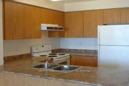 330, Red Maple, Langstaff, Richmond Hill
