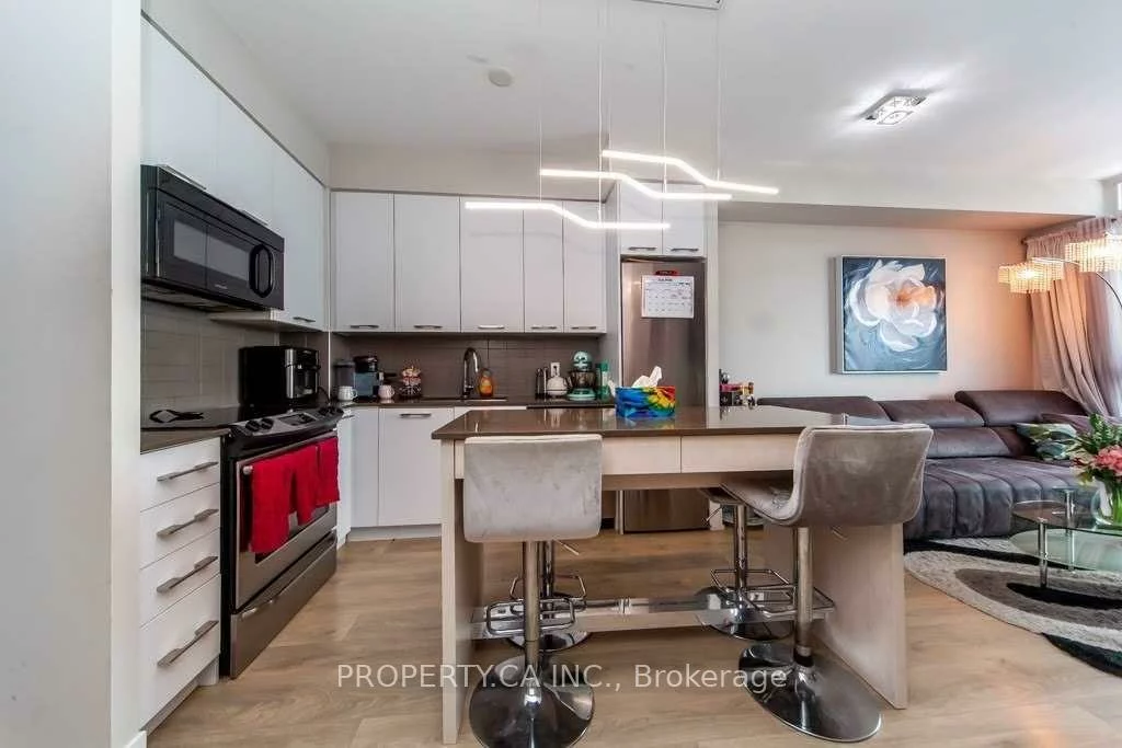 9471, Yonge, Observatory, Richmond Hill