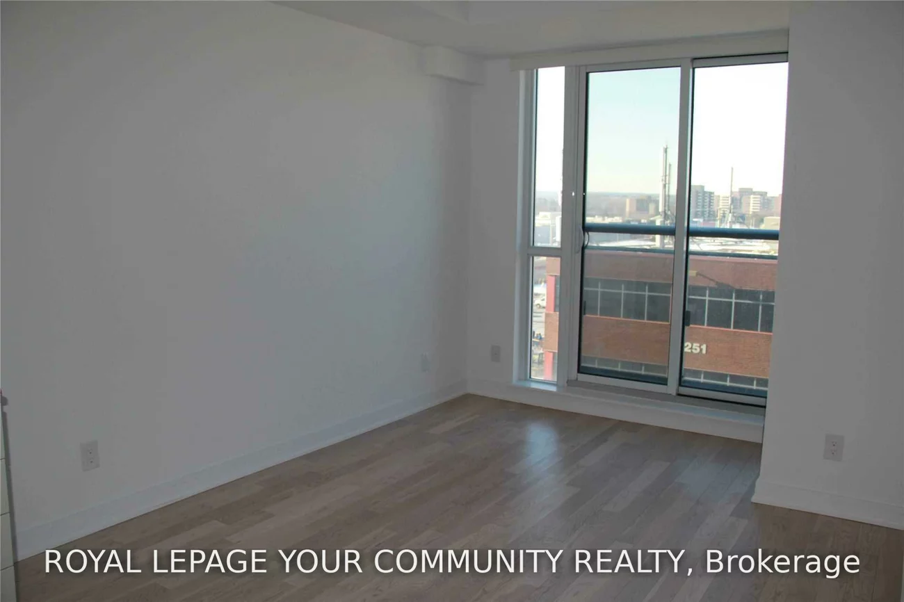 9201, Yonge, Langstaff, Richmond Hill