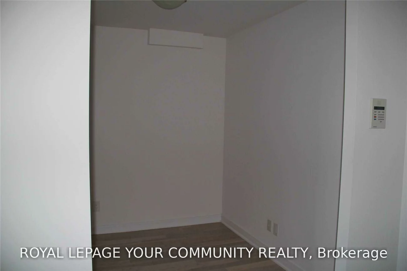 9201, Yonge, Langstaff, Richmond Hill