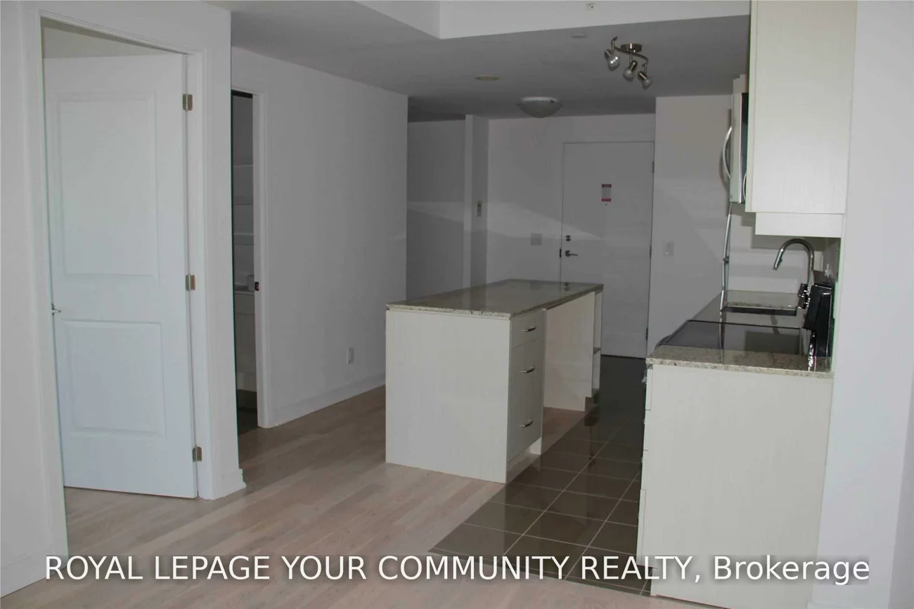 9201, Yonge, Langstaff, Richmond Hill