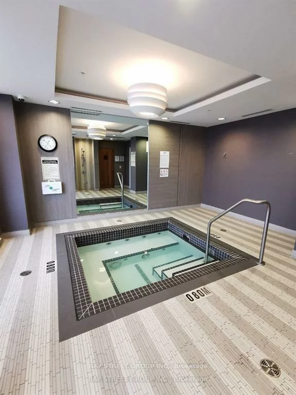 9191, yonge, Langstaff, Richmond Hill