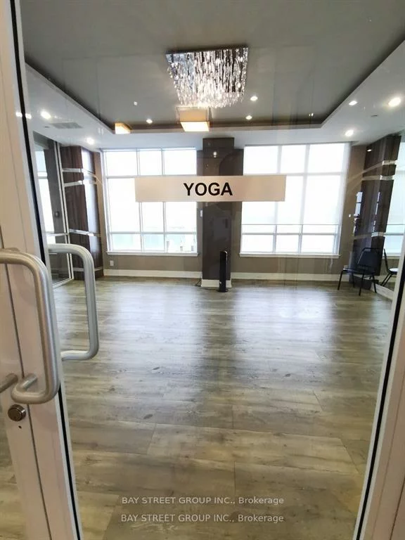 9191, yonge, Langstaff, Richmond Hill