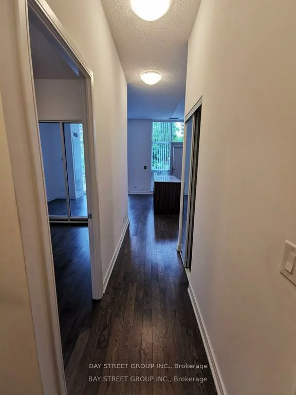 9191, yonge, Langstaff, Richmond Hill