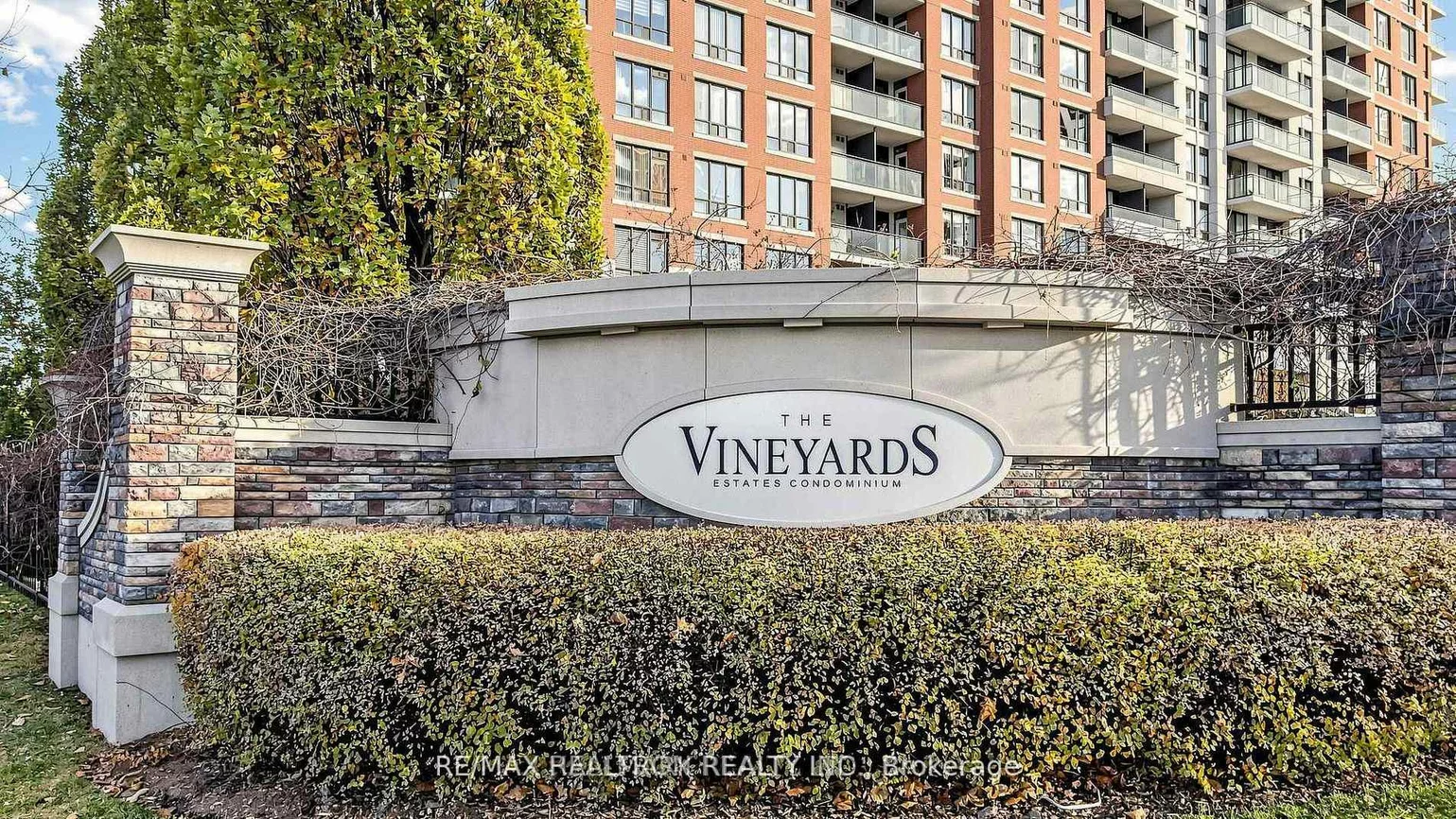 310, Red Maple, Langstaff, Richmond Hill