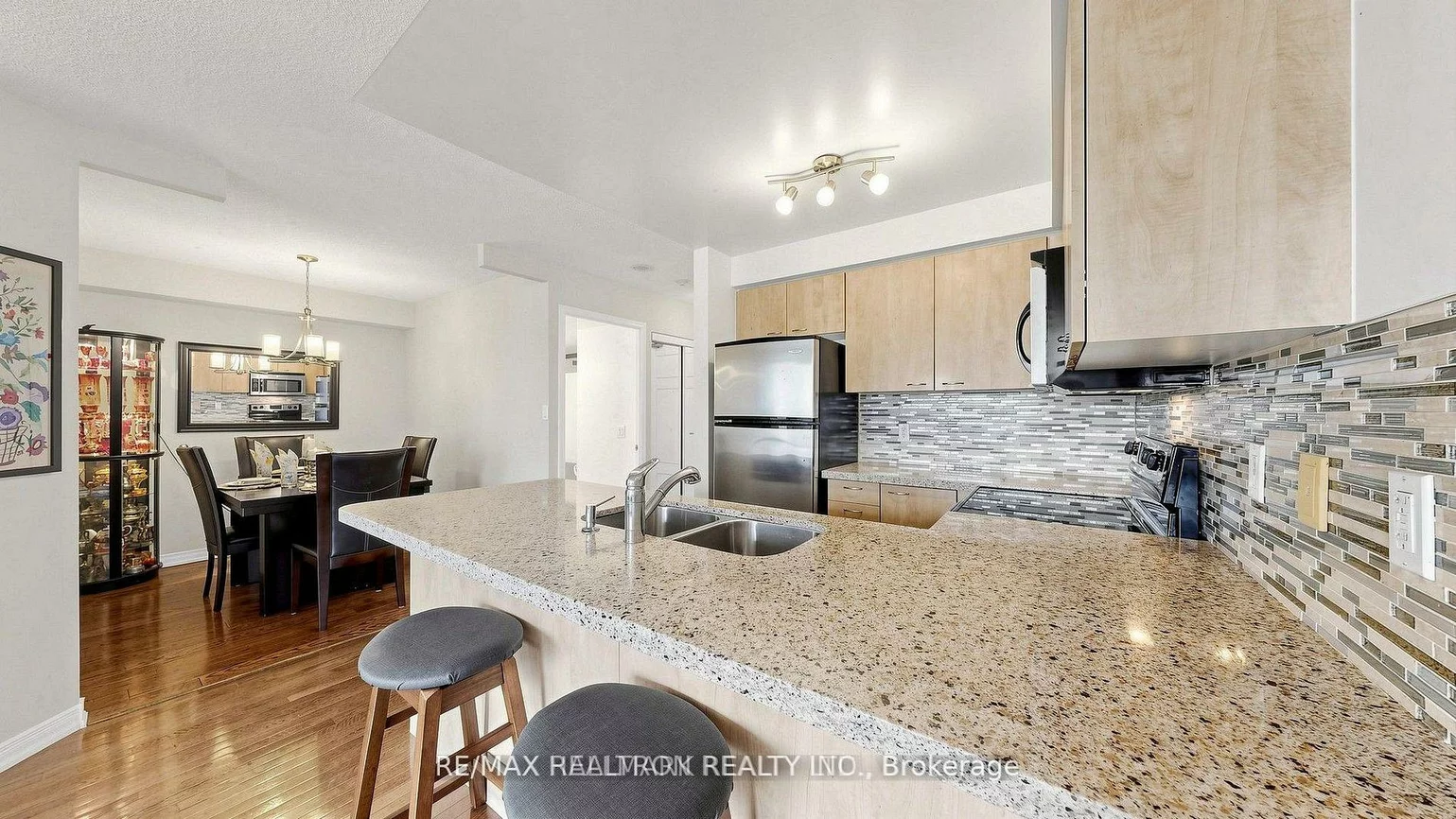 310, Red Maple, Langstaff, Richmond Hill