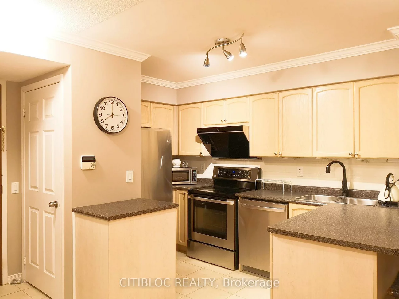 23, Oneida, Langstaff, Richmond Hill