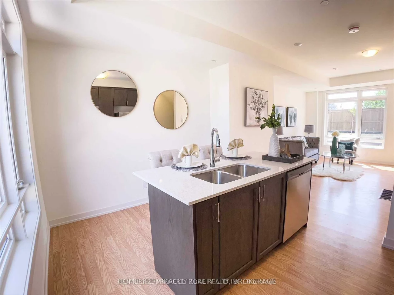 370, Red Maple, Langstaff, Richmond Hill