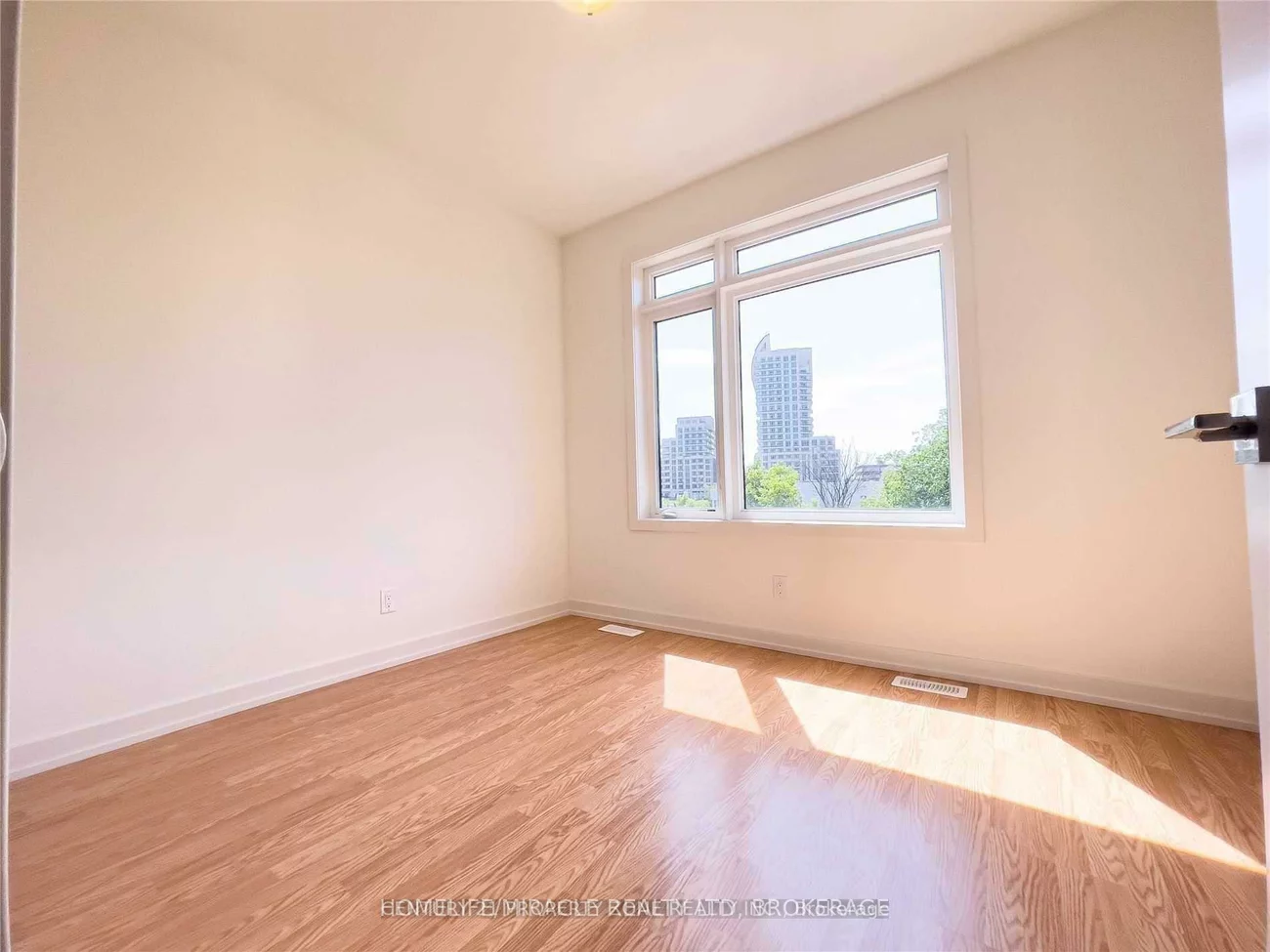 370, Red Maple, Langstaff, Richmond Hill