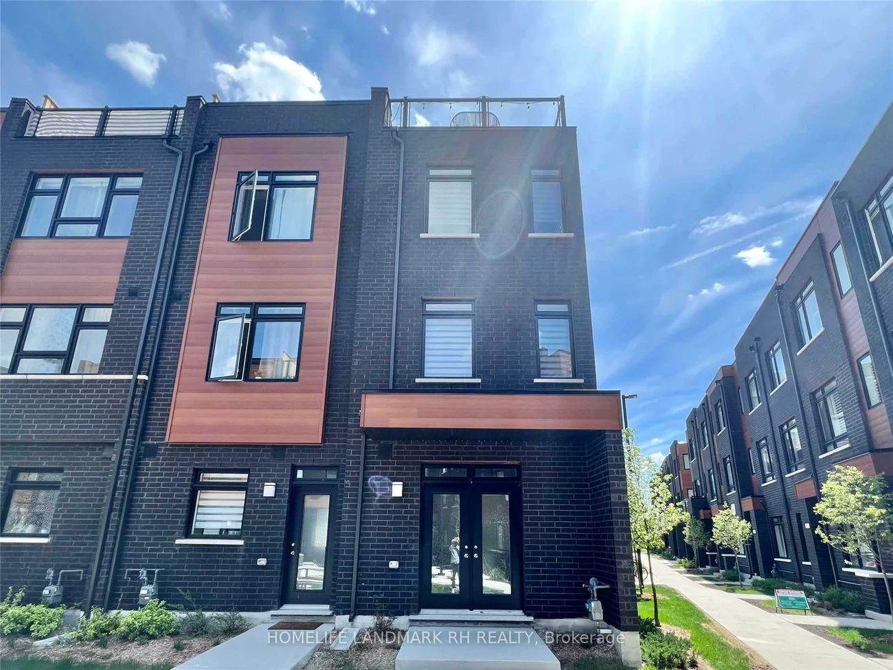 370, Red Maple, Langstaff, Richmond Hill