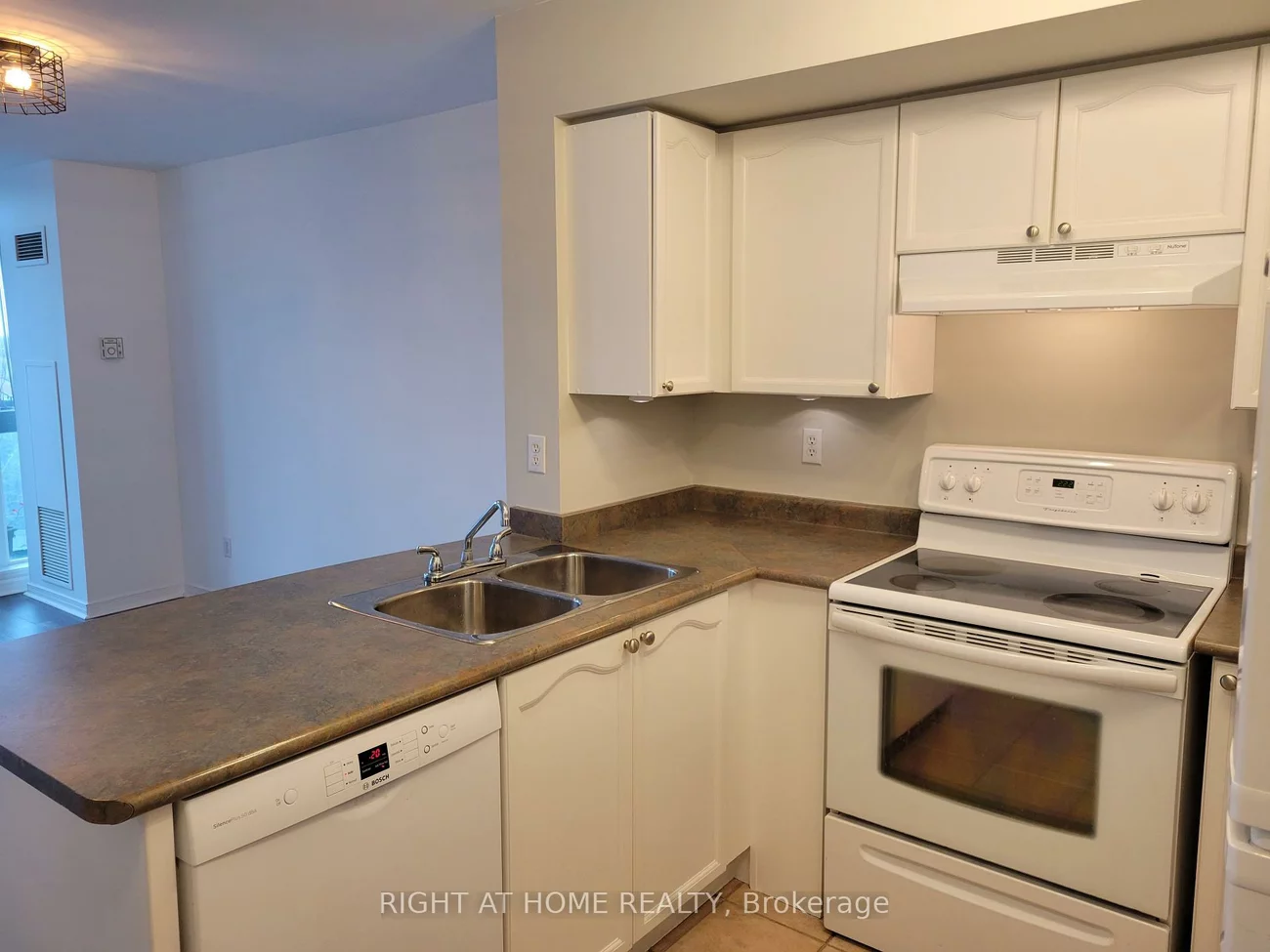 3, Ellesmere, Langstaff, Richmond Hill