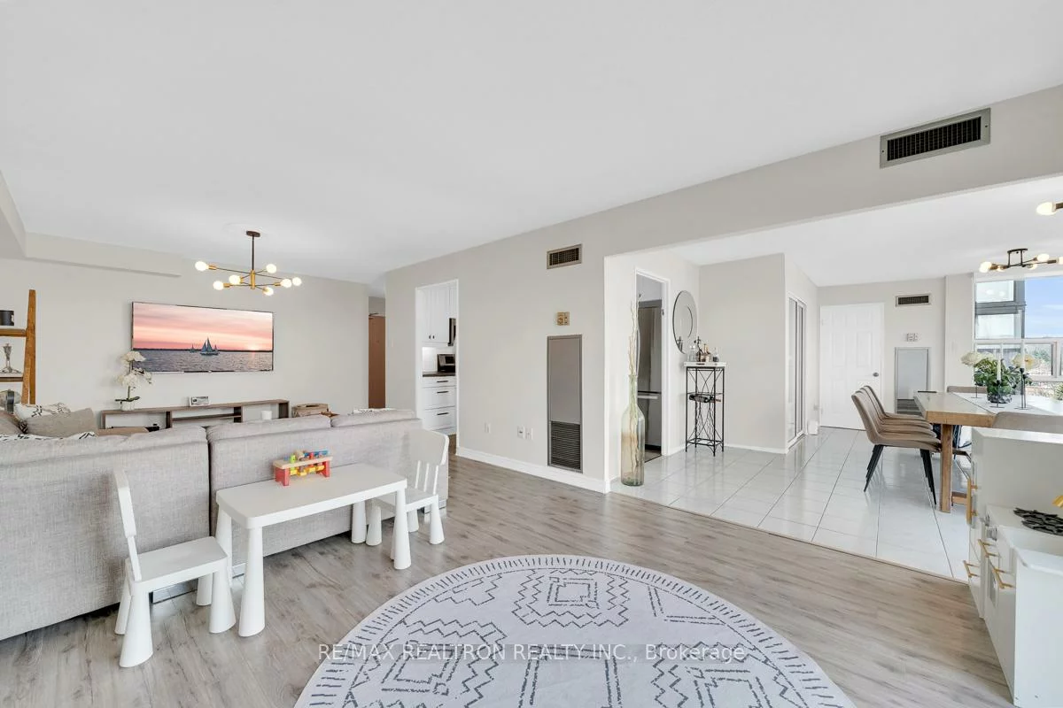 30, Harding, North Richvale, Richmond Hill