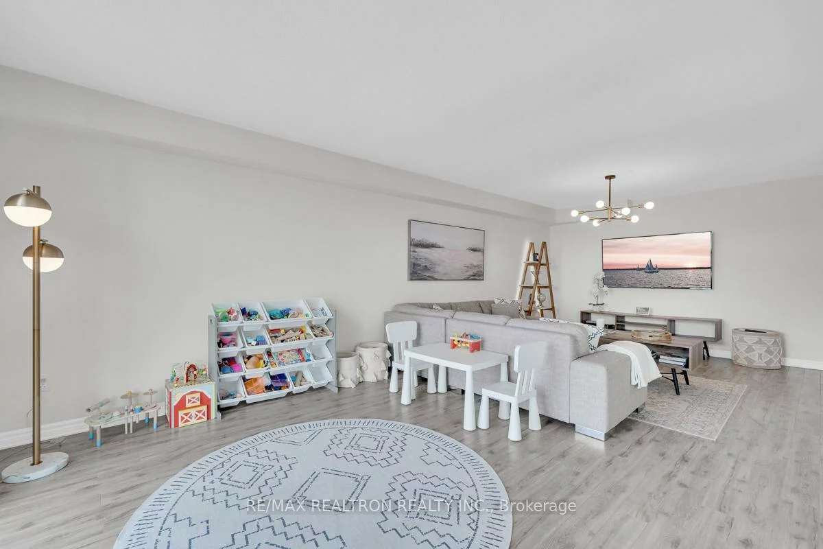 30, Harding, North Richvale, Richmond Hill