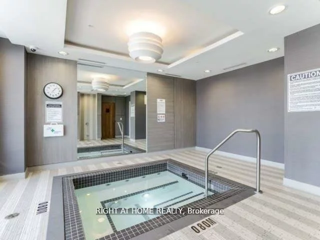 9199, Yonge, Langstaff, Richmond Hill