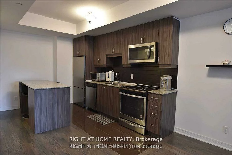 9199, Yonge, Langstaff, Richmond Hill
