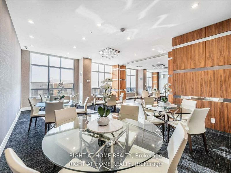 9199, Yonge, Langstaff, Richmond Hill