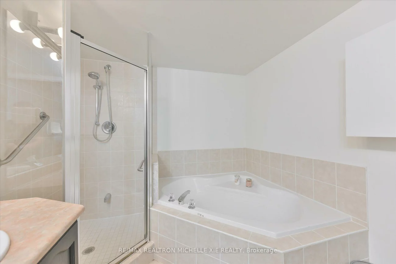51, Baffin, Langstaff, Richmond Hill