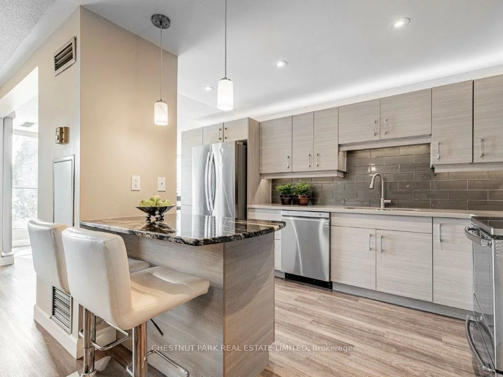 30, Harding, North Richvale, Richmond Hill