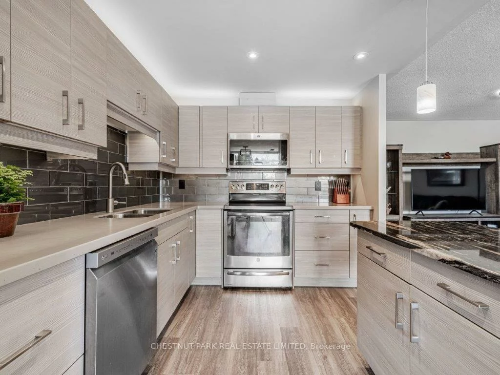 30, Harding, North Richvale, Richmond Hill