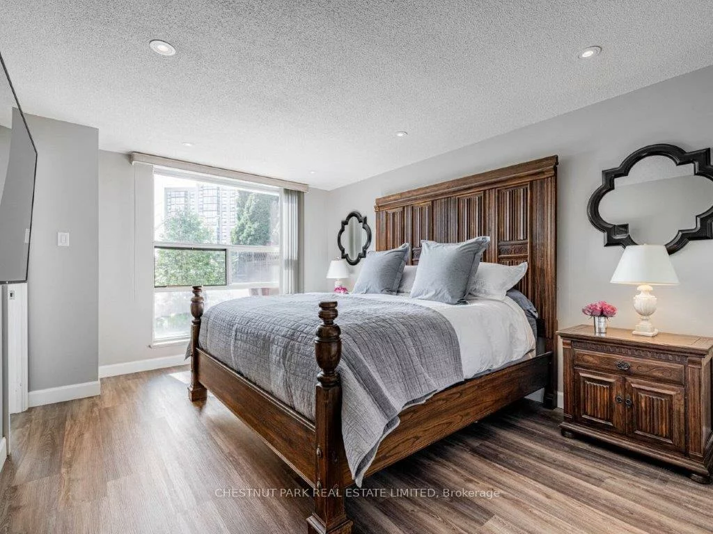 30, Harding, North Richvale, Richmond Hill